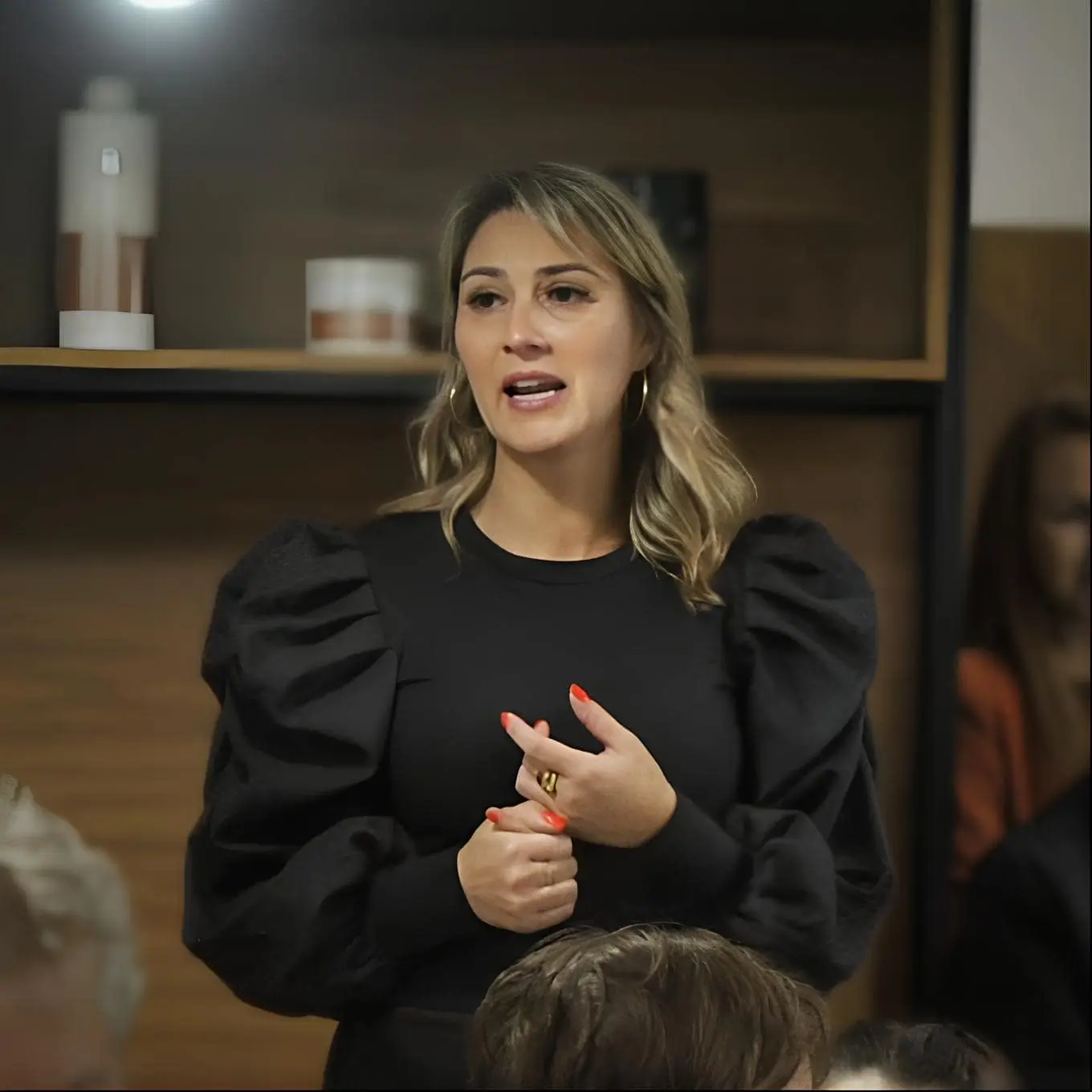 clothing store owner Sirléia