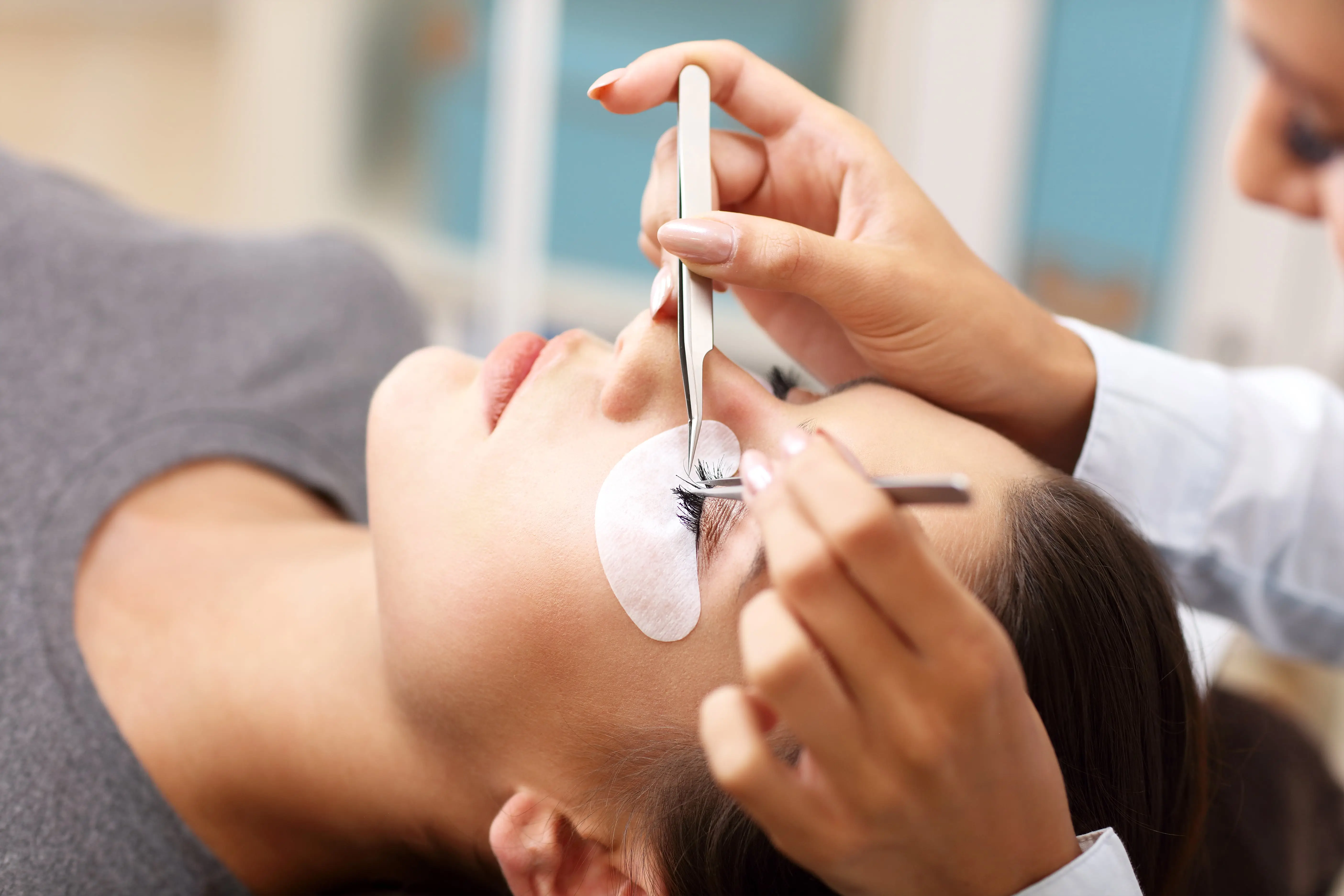 service eyelash extensions